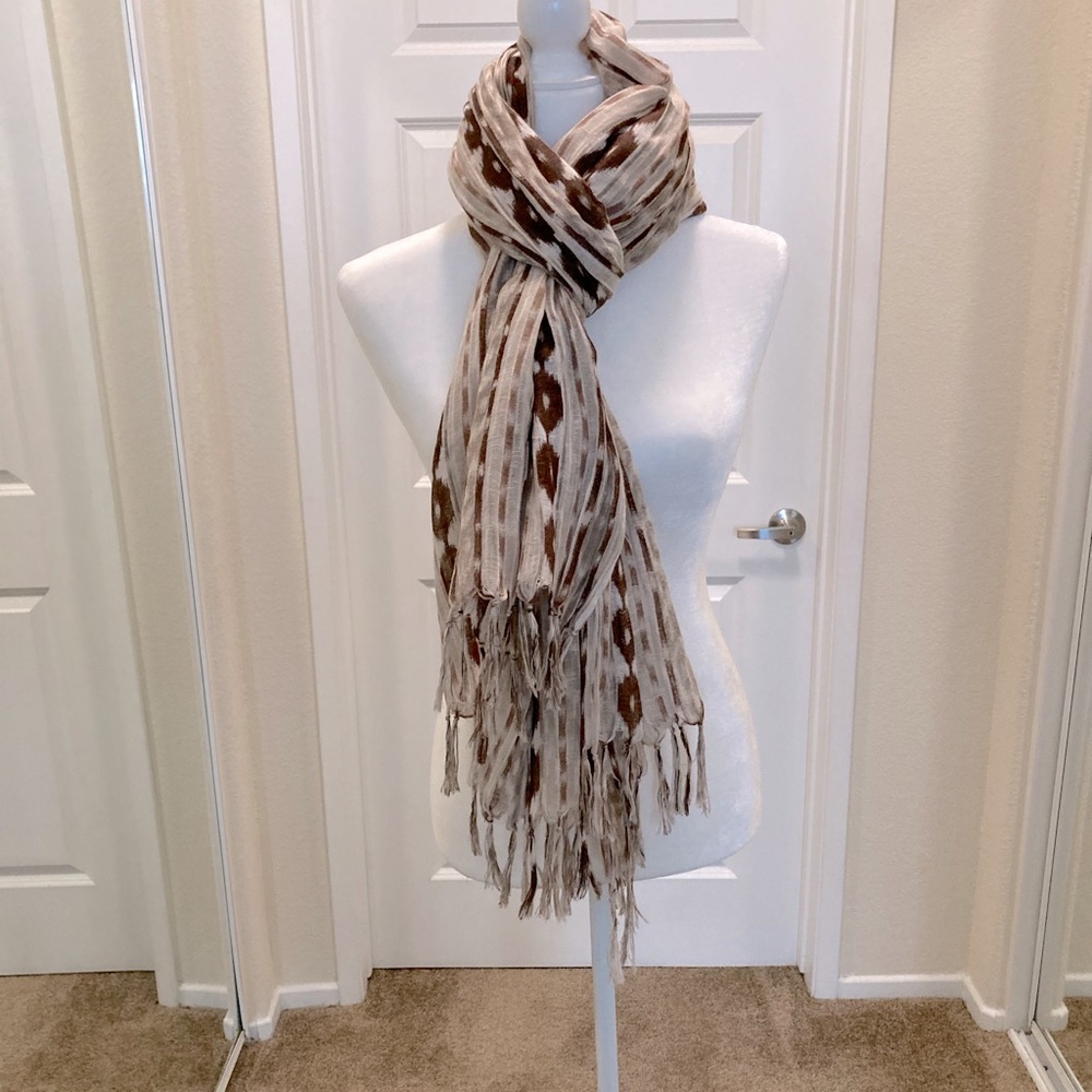 Earth-tone linen wrap